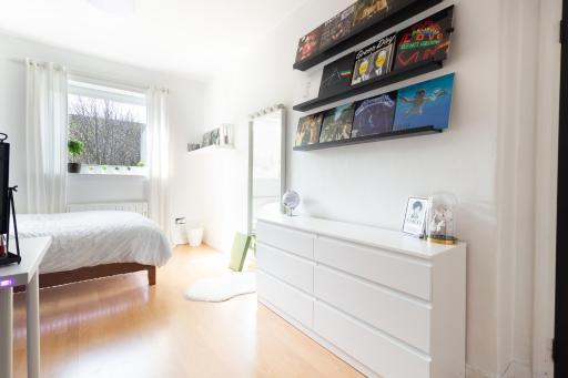 Welcoming, fancy and wide bedroom in Edinburgh - Housity