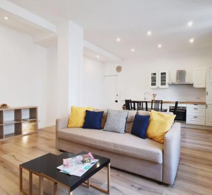 T2 ANTIBES centre-ville SPACIEUX LUMINEUX - Housity