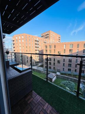 Latitude Chinatown Central Apartment - Housity