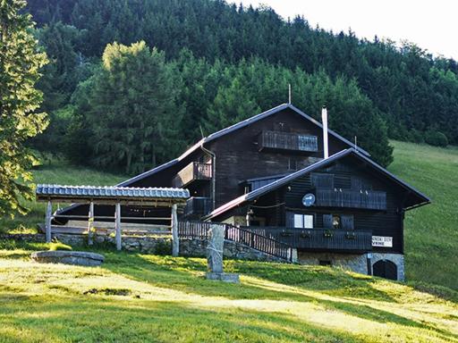 Planinski dom Vrhe - Housity