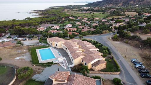 residence baia sant anna con piscina - Housity