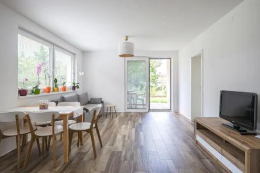 Central Garden House (family friendly!) - Housity