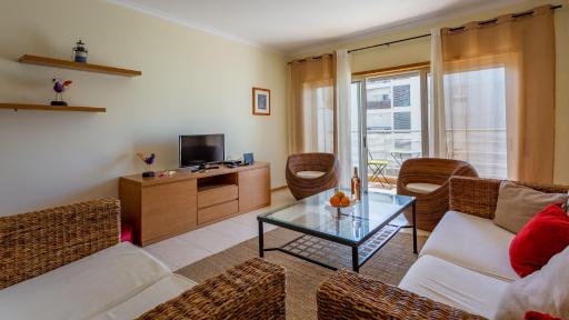 Bright & Lovesome Apartment W/ Balcony in Portimão by LovelyStay - Housity
