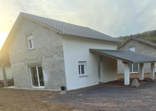 Maison spacieuse à Fraize avec jardin et vues sur les montagnes - Housity