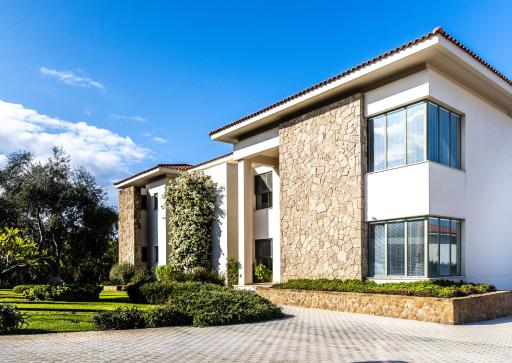 Villa Adam Beach Front with Private Butler - Housity