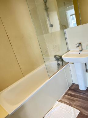 Entire Two Double Bedrooms Flat with River Yare View H6 - Housity
