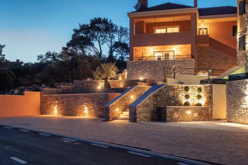 LOVRO Luxury apartment with terrace sea view - Housity