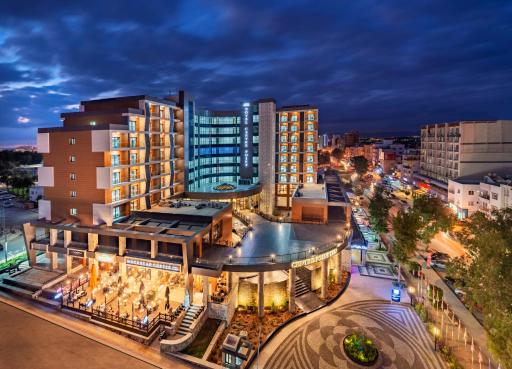 Novel Centre Point Hotel - Housity