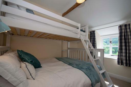 Riverside Cottage - Housity