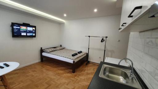 Bistrik Studio - Housity
