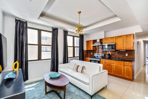 Classic Modern with a splash of Glam 2BD Apt - Housity