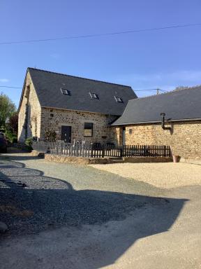 Le Petite Barn - Housity