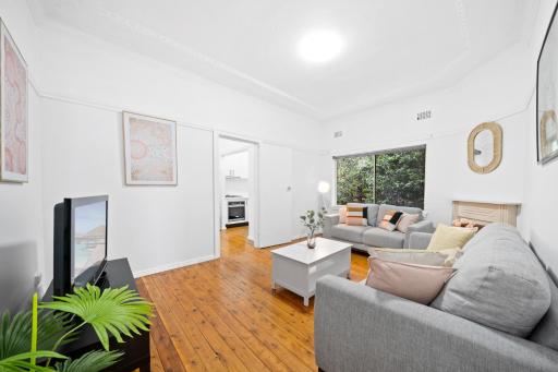Burwood Lovely 2-bedroom Unit with Free parking - Housity