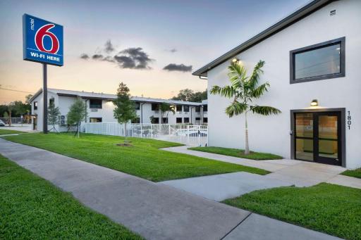 Motel 6-Fort Lauderdale, FL - Housity