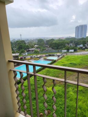 Kate's Corner @ One oasis Condo - Housity