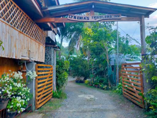 Lyn Enia Travelers Inn - Housity