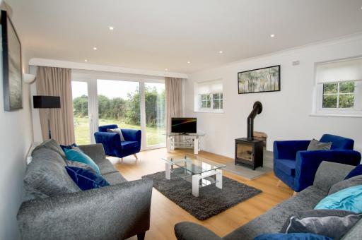 Spacious 5 bed in the countryside, close to Frinton-On-Sea - Housity
