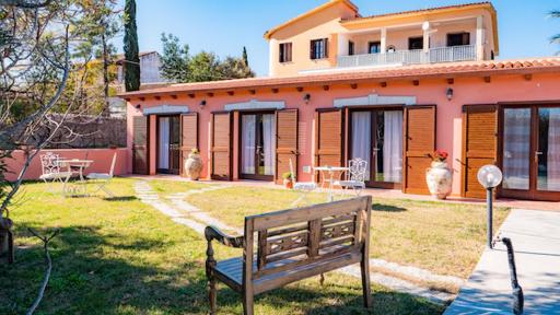 QUADRIFOGLIO Affittacamere - Housity