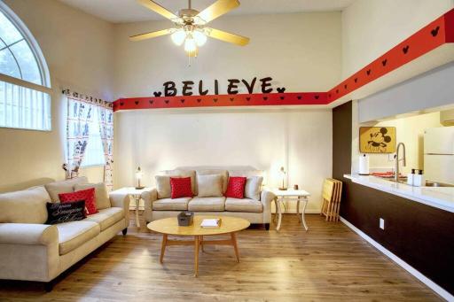 *Disney-15min away* Magical Mickey themed condo - Housity