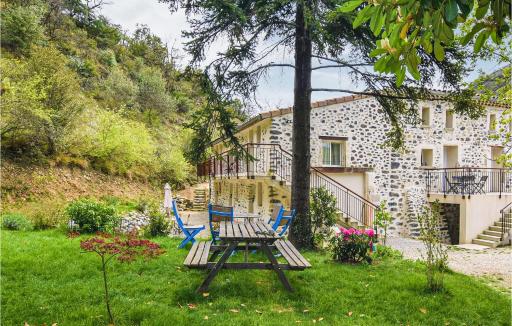 Lovely Apartment In Saint-Martin-Sur-Lavez - Housity