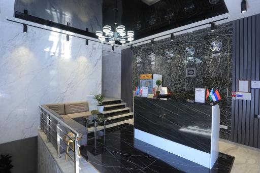 Hayot Plaza Hotel - Housity