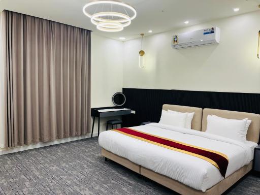 Falcon Grand Hotel - Housity