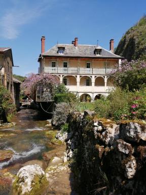 Au fil de l'eau - Housity