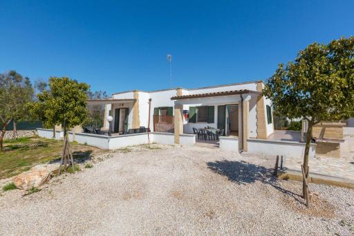 Villa Le Murge by BarbarHouse - Housity