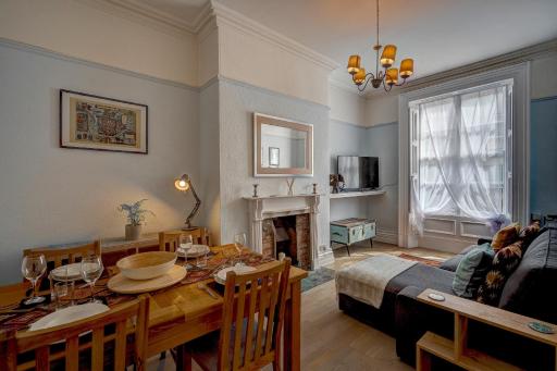 NEW Grade 2 historic flat in the heart of Chester - Housity