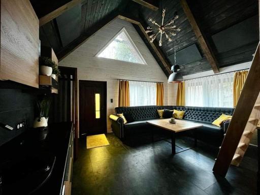 Księżycowy Domek Nad Potokiem - Housity