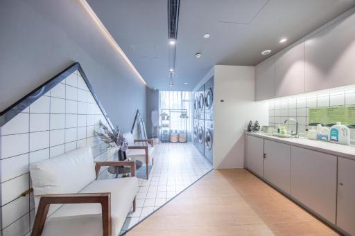 Atour Hotel Yuzhong Yuci Incity - Housity