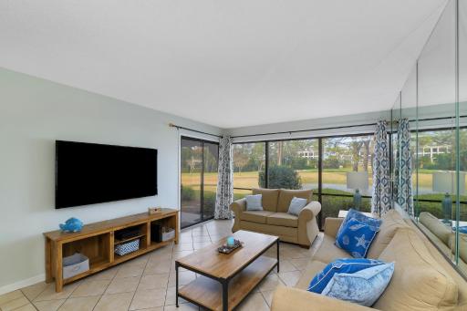 Edgewater E60704 - Housity