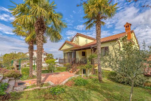 Apartment Flores - Housity