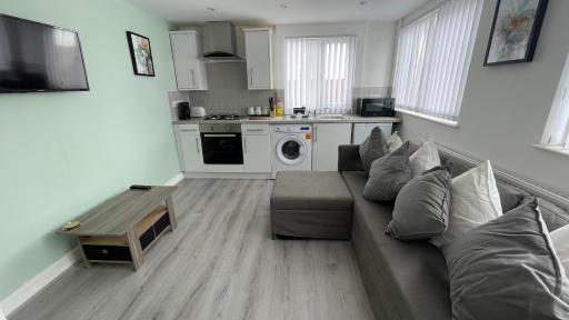 RYAN AIR I BNB - LFC Apartments - Housity