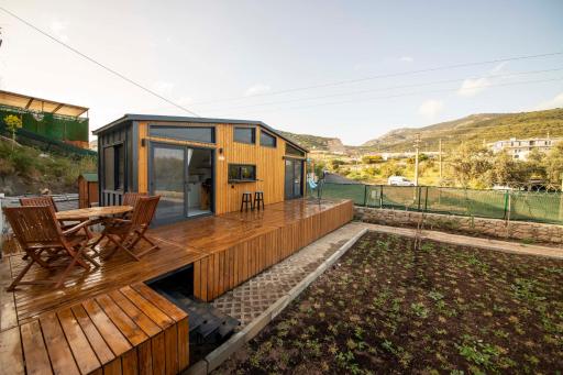 Serene Tiny House Surrounded by POSY - Housity