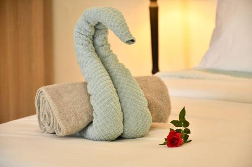Entire Self-Catering Apartment at Etuna Gardens - Housity