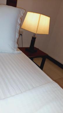 Golden Villa Kandy - "Free pickup from Kandy " - Hizvo