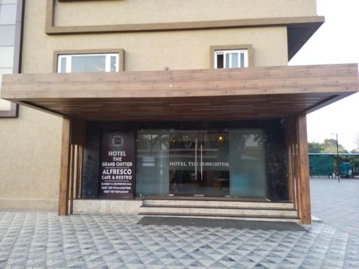 Hotel Grand - Housity