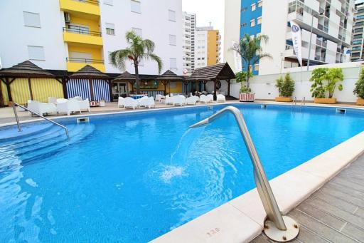Modern Apartment in Portimão with Pool, 50 m² - Housity