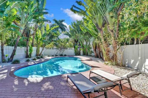 Beach House w/ Heated Pool - Housity