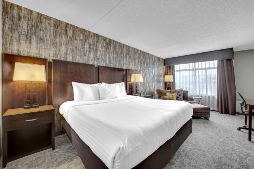The Academy Hotel Colorado Springs - Housity