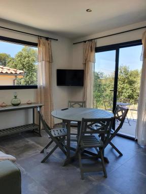 Appartement bedoin au pied du mont ventoux - Housity