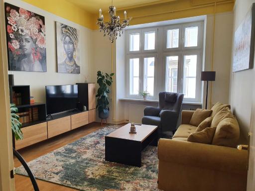 Romeo & Juliet - Housity
