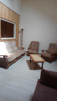 hébergement pour 4 personnes,2 chambres, salon, salle à manger, grand garage possibilité d'un lit 1 personne supplémentaire pour 15 euros - Housity