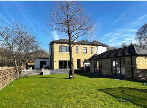 Manchester Luxury Country House Close To The City With Hot Tub & BBQ Fire Pit. - Housity