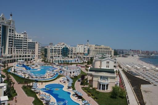 Sunset Resort Family - Housity