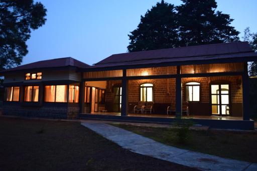 Batrasi Bungalow Homestay - Housity