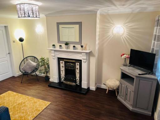 New Entire 3 bedroom Modern Home in Marston Green. - Housity