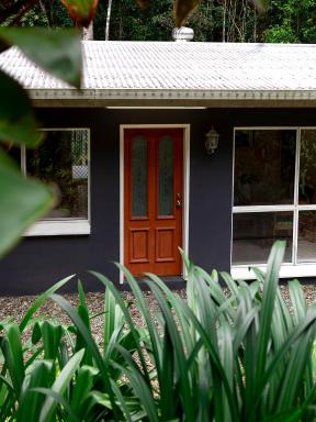 Honeybee House - Housity