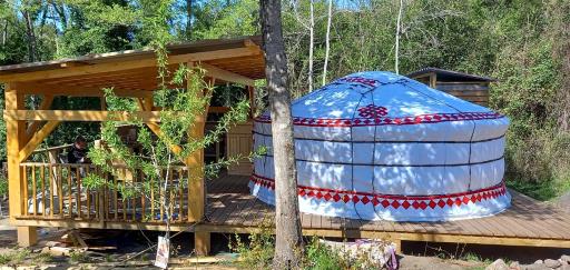 Yourte indépendante en pleine nature, proche d'Ajaccio - Housity